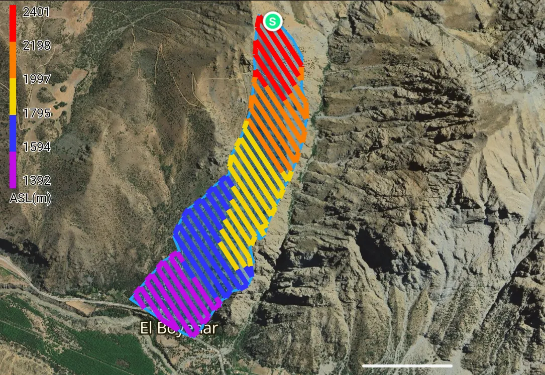 Plan de vuelo fotogramétrico con DSM mostrando alturas sobre terreno irregular – 360 OPD SPA, Chile